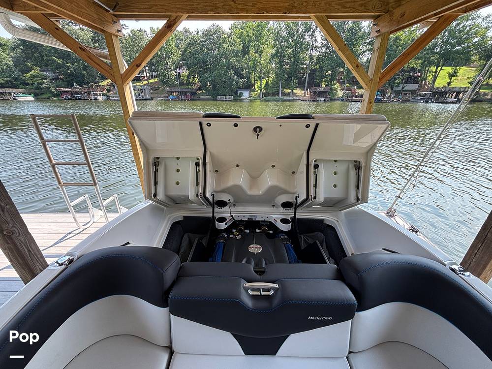 Slide: The Image of Mastercraft X23 2018 - 15648679