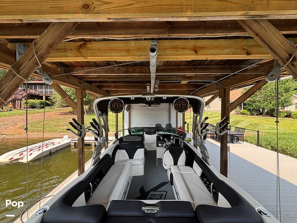 Slide: The Image of Mastercraft X23 2018 - 15648688