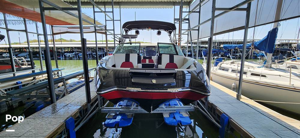 Slide: The Image of Mastercraft X24 2020 - 15300803