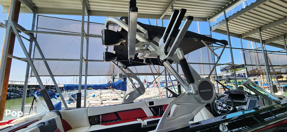 Slide: The Image of Mastercraft X24 2020 - 15300811