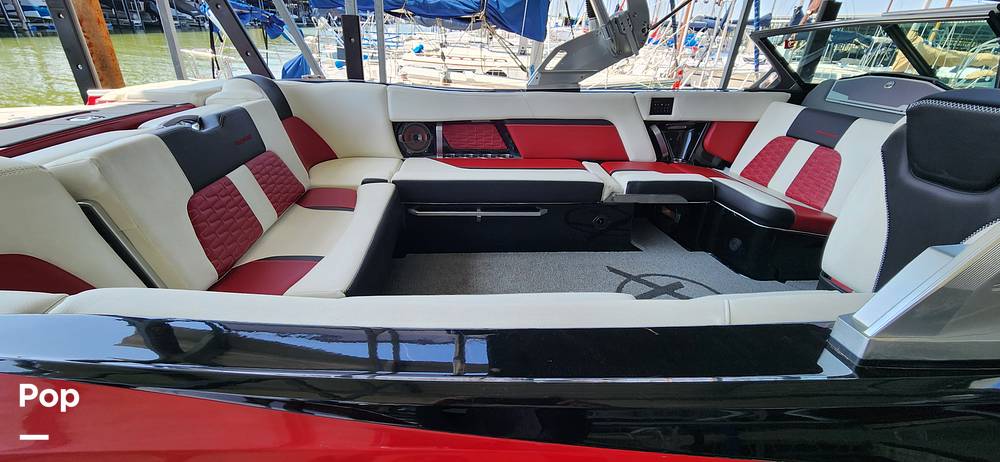 Slide: The Image of Mastercraft X24 2020 - 15300817