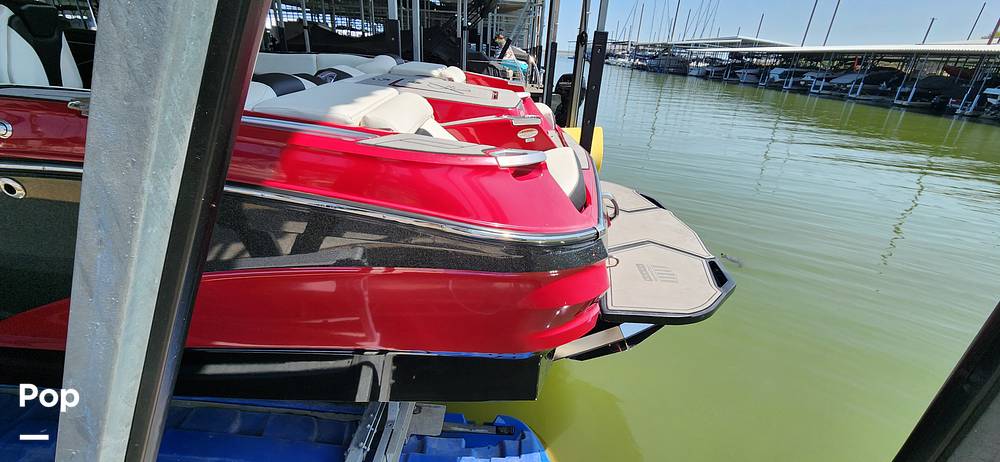 Slide: The Image of Mastercraft X24 2020 - 15300894