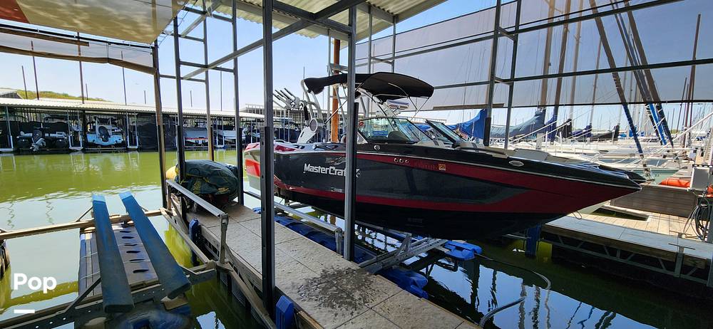 Slide: The Image of Mastercraft X24 2020 - 15300903