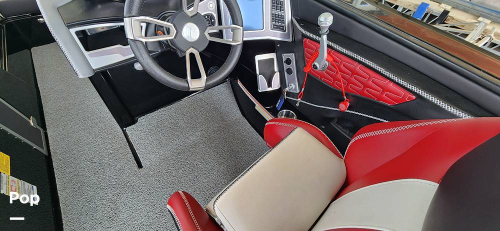 Slide: The Image of Mastercraft X24 2020 - 15300918