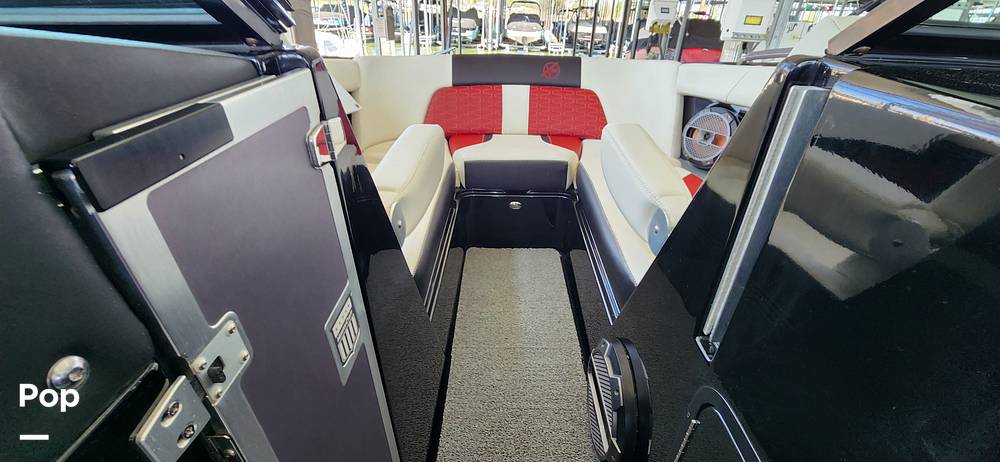 Slide: The Image of Mastercraft X24 2020 - 15300943