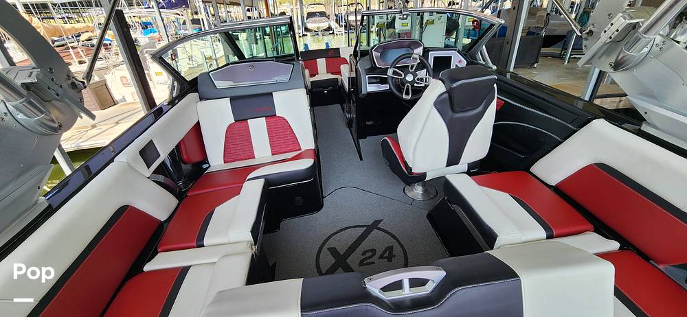 Slide: The Image of Mastercraft X24 2020 - 15300971