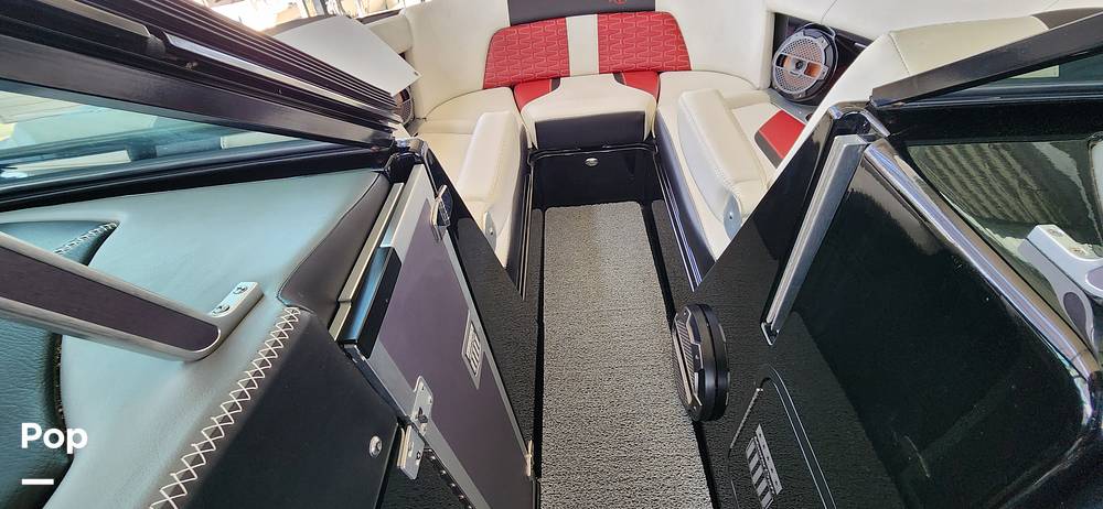 Slide: The Image of Mastercraft X24 2020 - 15300979