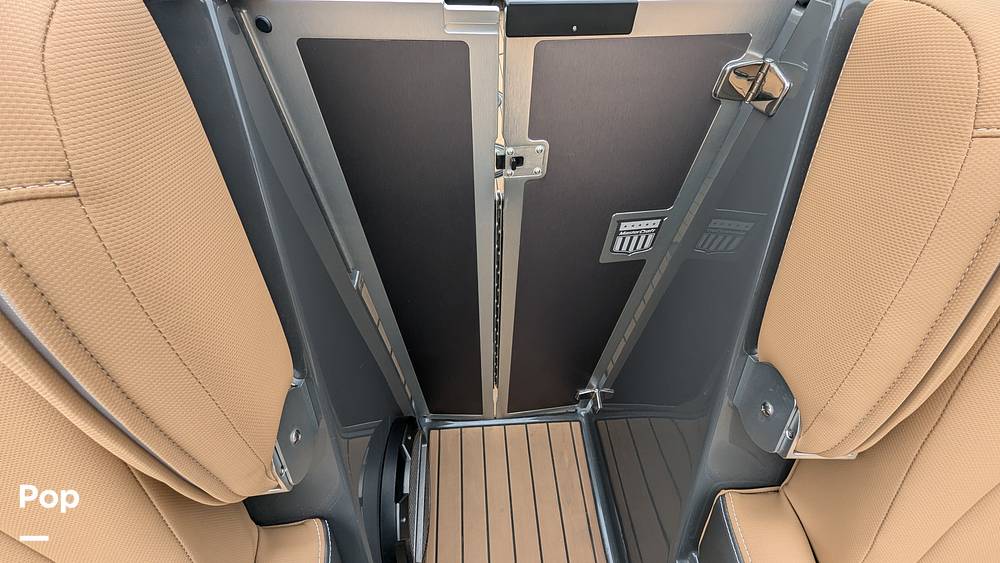 Slide: The Image of Mastercraft X24 2020 - 14943910