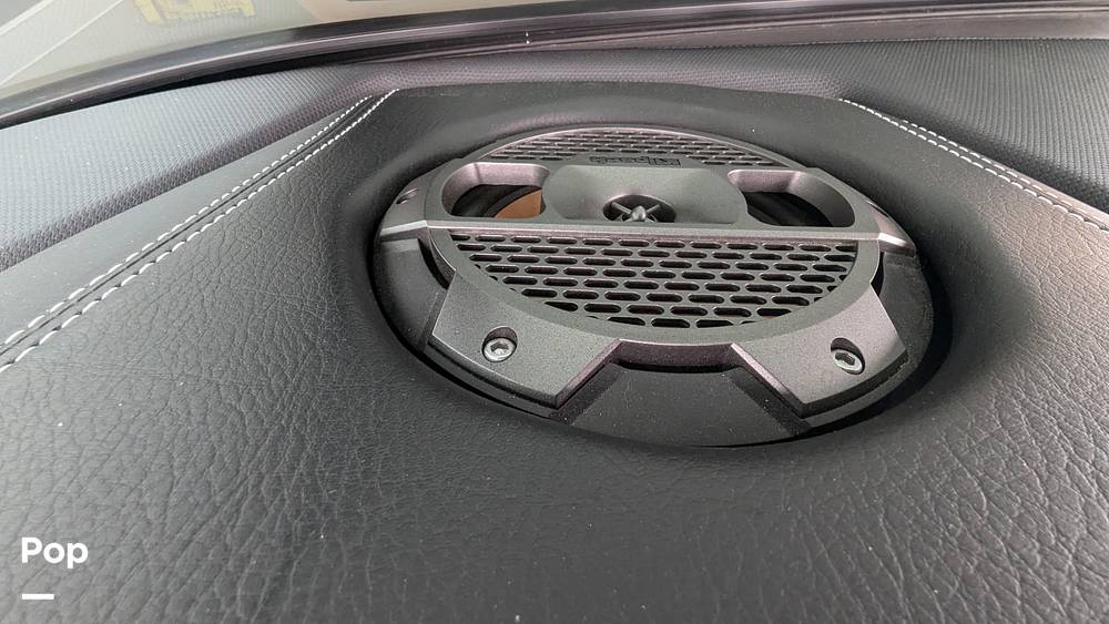 Slide: The Image of Mastercraft X24 2020 - 14943917