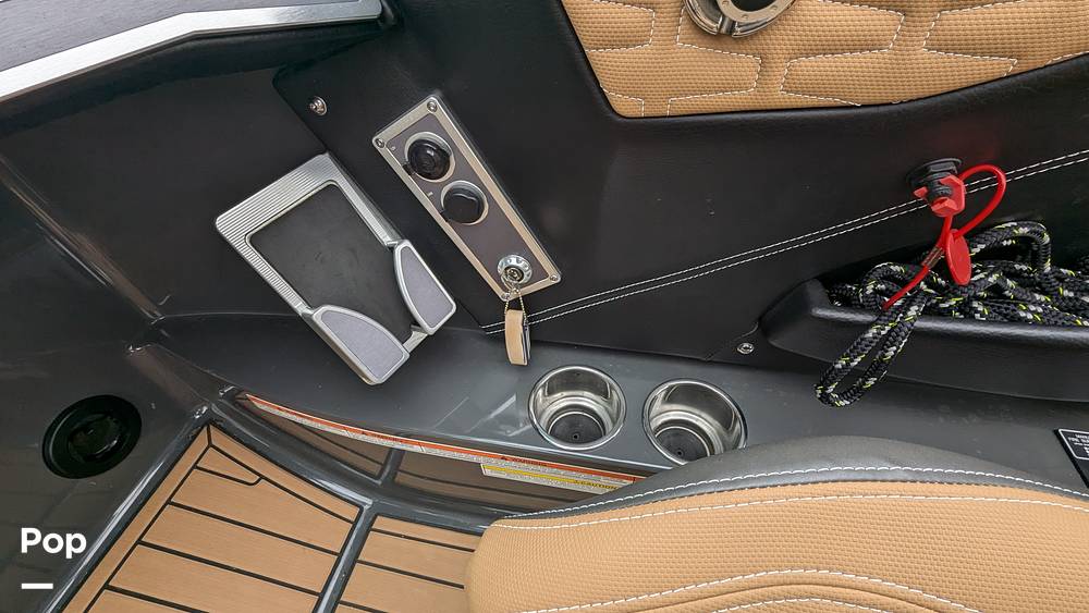 Slide: The Image of Mastercraft X24 2020 - 14943921