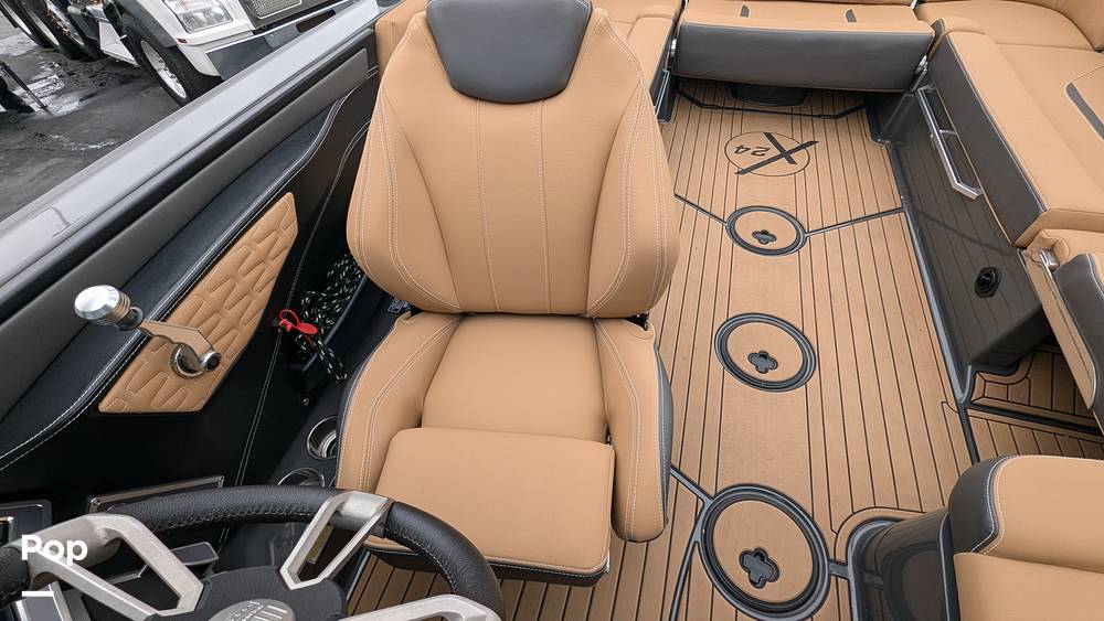 Slide: The Image of Mastercraft X24 2020 - 14943930