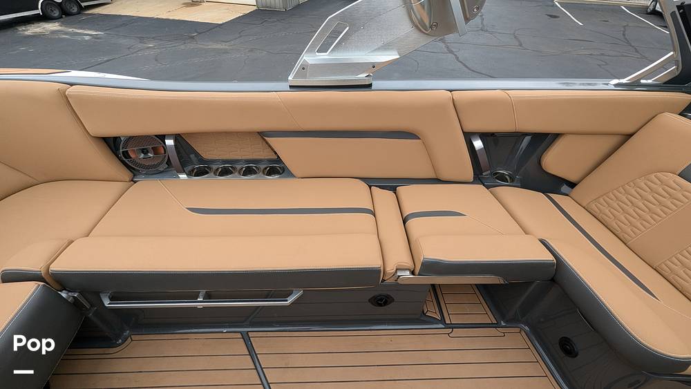 Slide: The Image of Mastercraft X24 2020 - 14943931