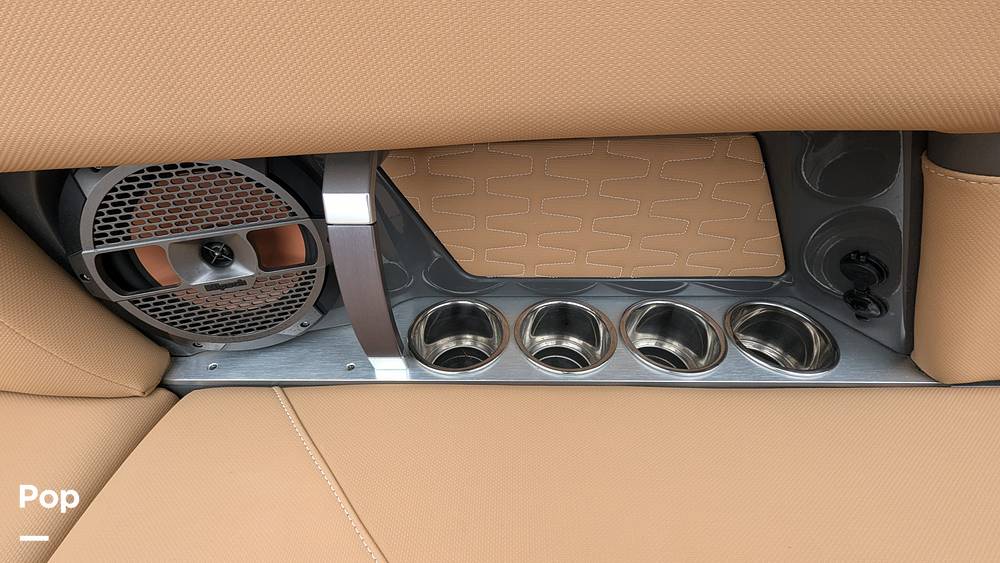 Slide: The Image of Mastercraft X24 2020 - 14943932