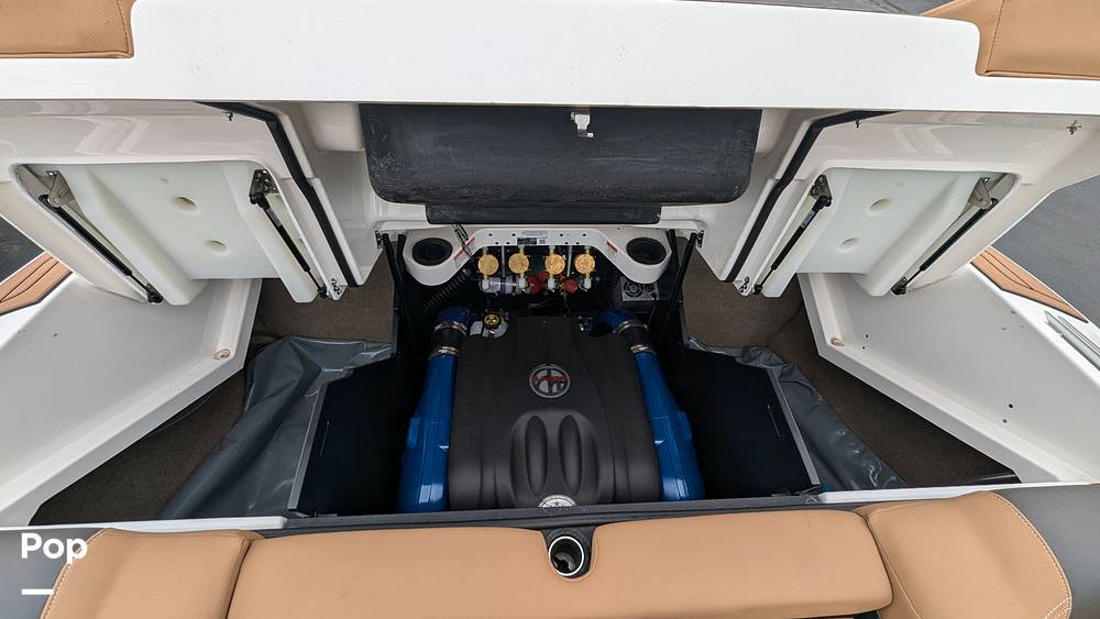 Slide: The Image of Mastercraft X24 2020 - 14943946