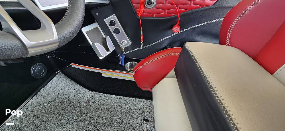 Slide: The Image of Mastercraft X24 2020 - 15300947