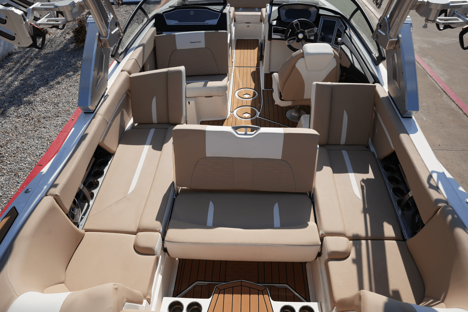 Slide: The Image of Mastercraft X24 2022 - 17