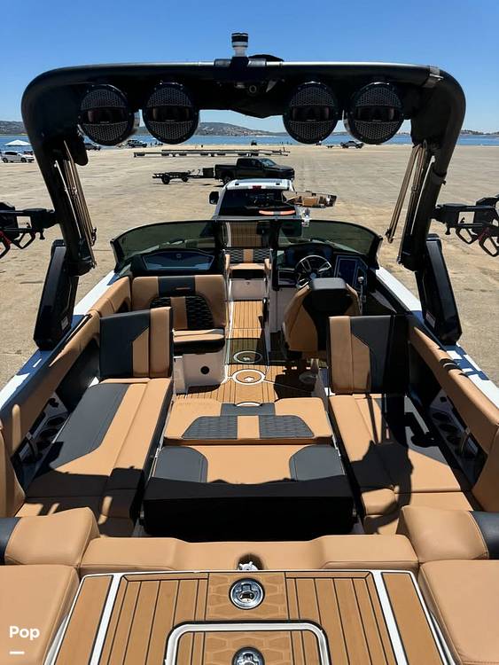 Slide: The Image of Mastercraft x24 2023 - 15333328