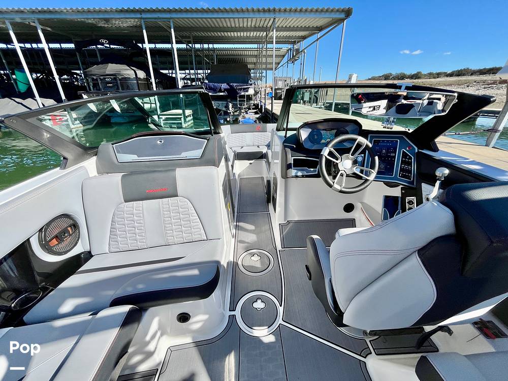 Slide: The Image of Mastercraft X24 2023 - 13709395
