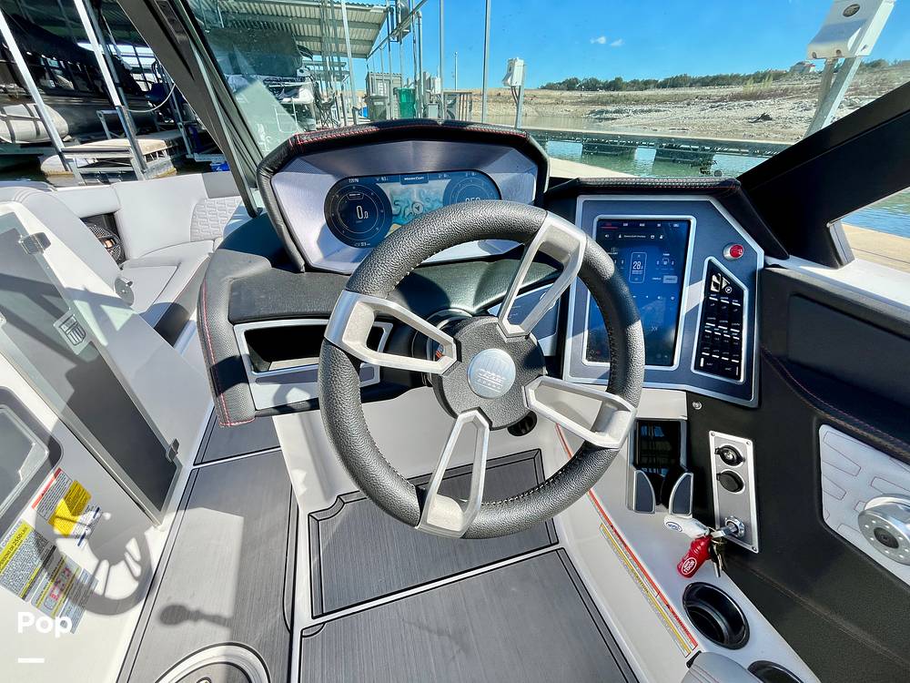 Slide: The Image of Mastercraft X24 2023 - 13709400