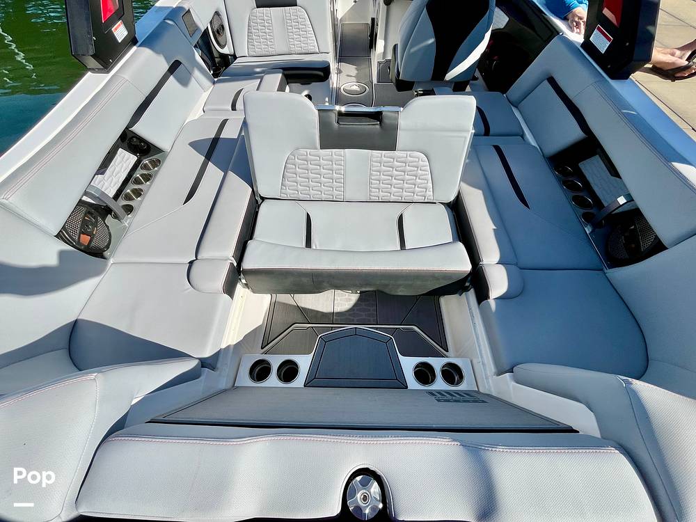 Slide: The Image of Mastercraft X24 2023 - 13709415