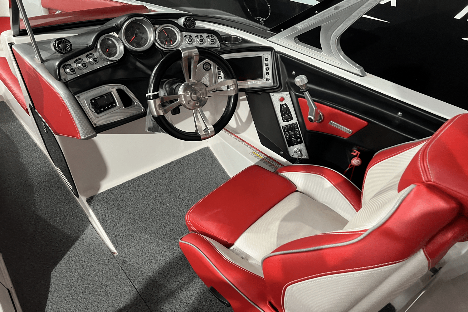 Slide: The Image of Mastercraft X26 2016 - 13