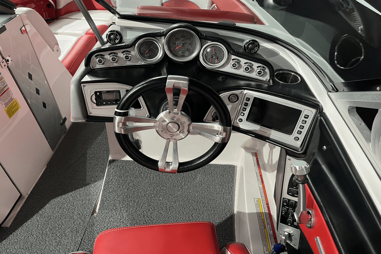 Slide: The Image of Mastercraft X26 2016 - 14