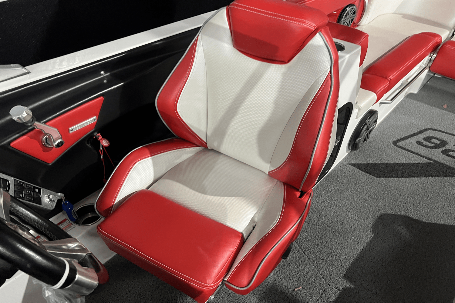 Slide: The Image of Mastercraft X26 2016 - 15