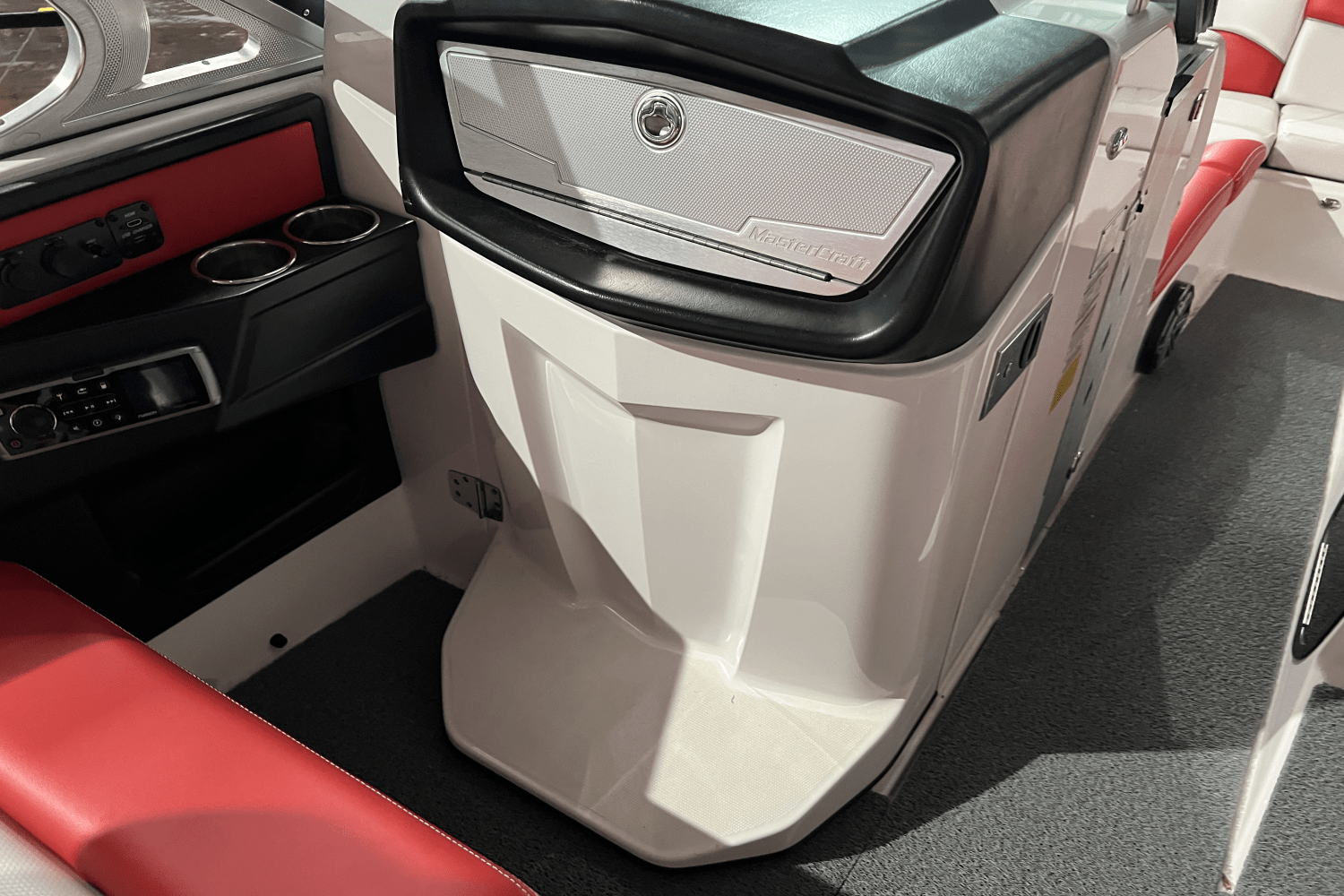 Slide: The Image of Mastercraft X26 2016 - 17