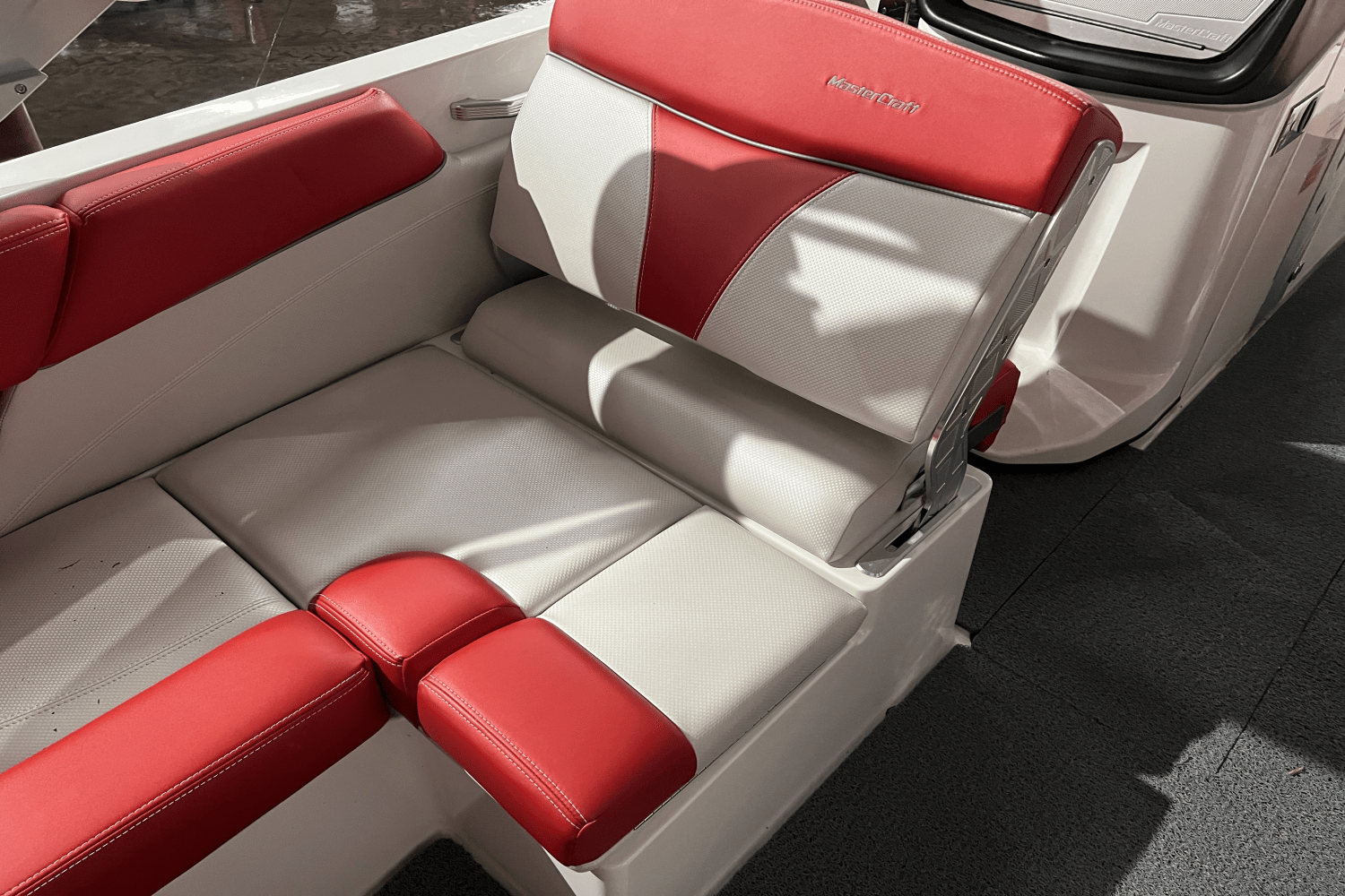 Slide: The Image of Mastercraft X26 2016 - 18