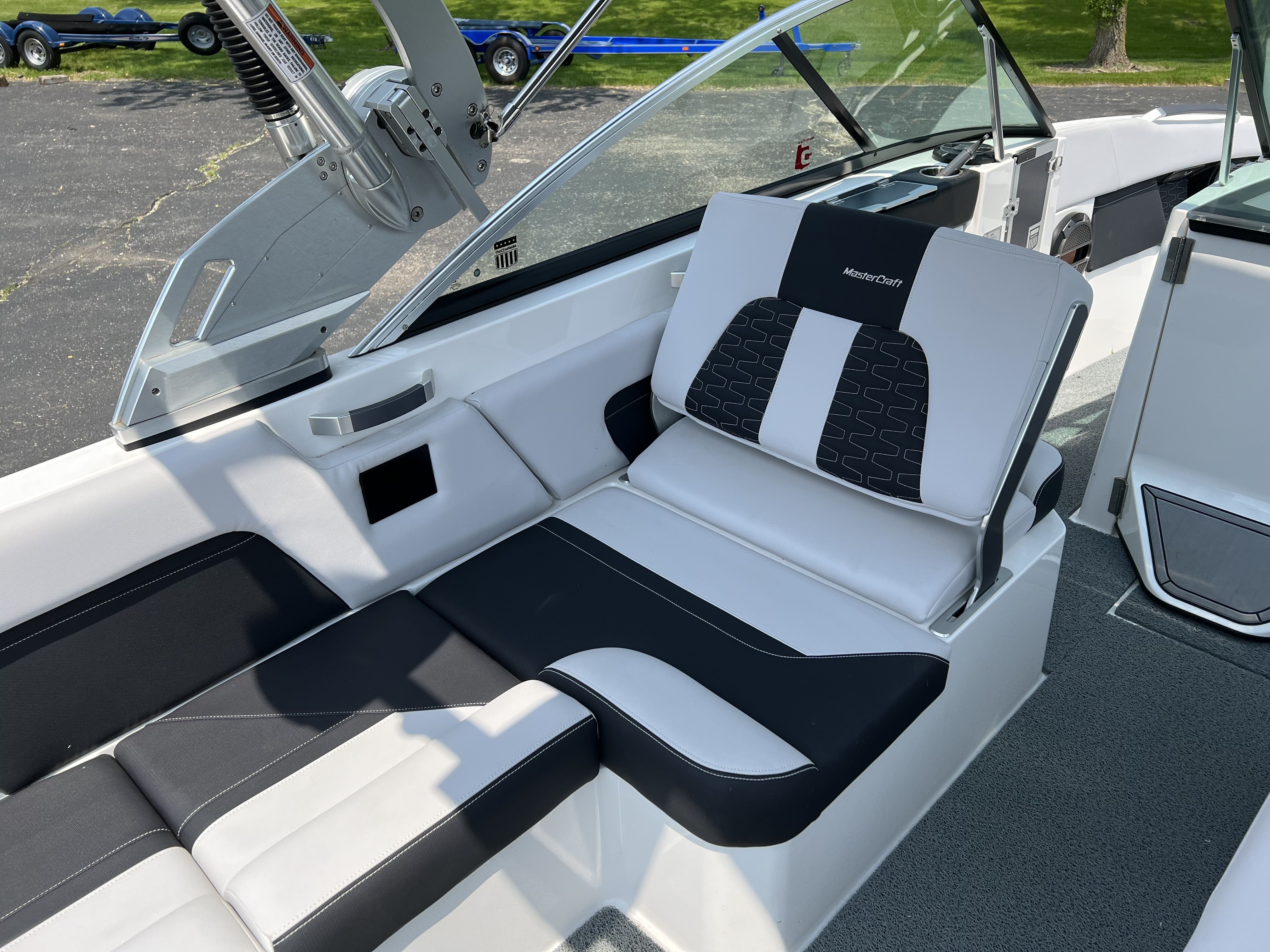 Slide: The Image of MasterCraft X26 2020 - 11