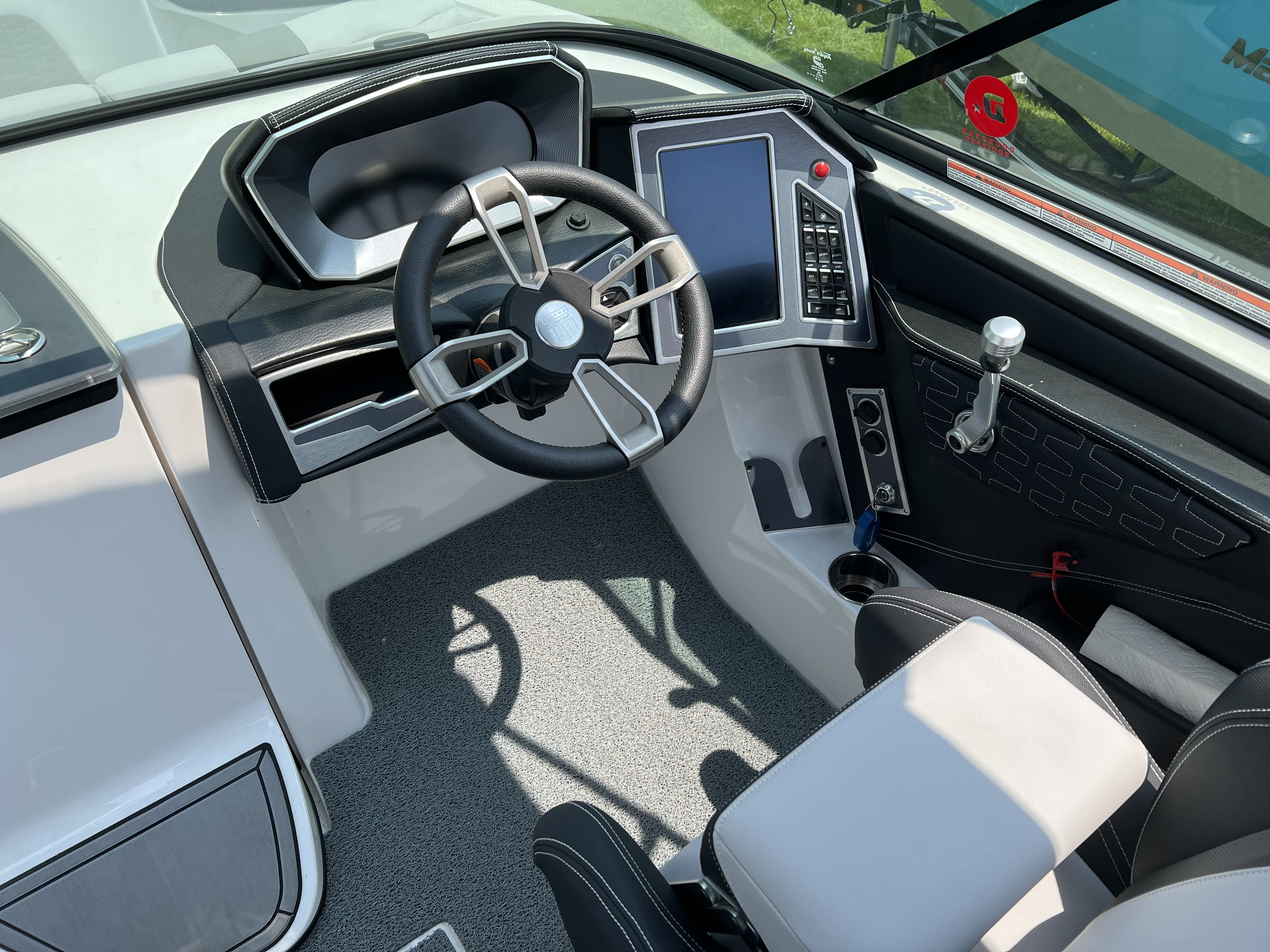 Slide: The Image of MasterCraft X26 2020 - 12