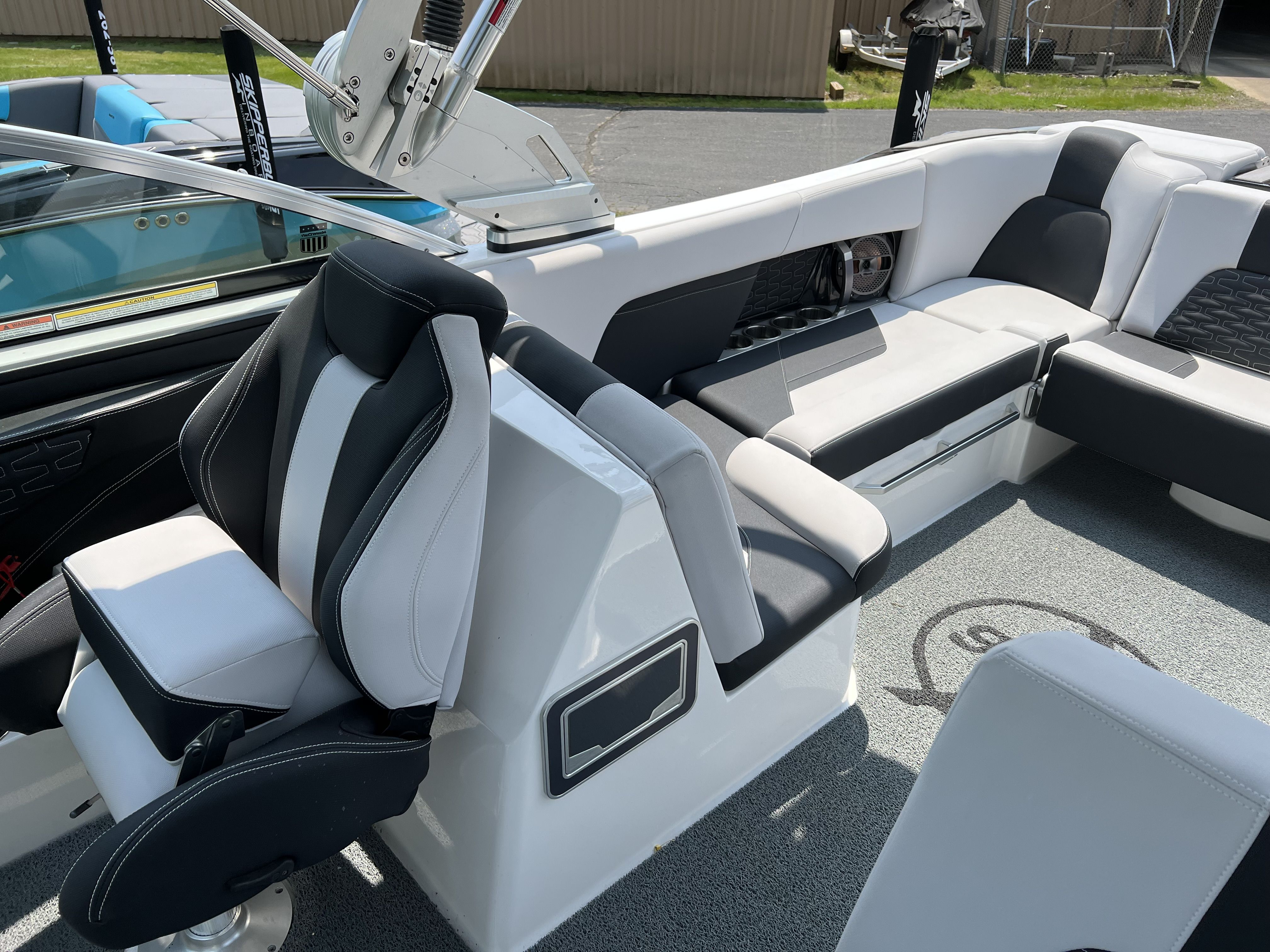 Slide: The Image of MasterCraft X26 2020 - 14