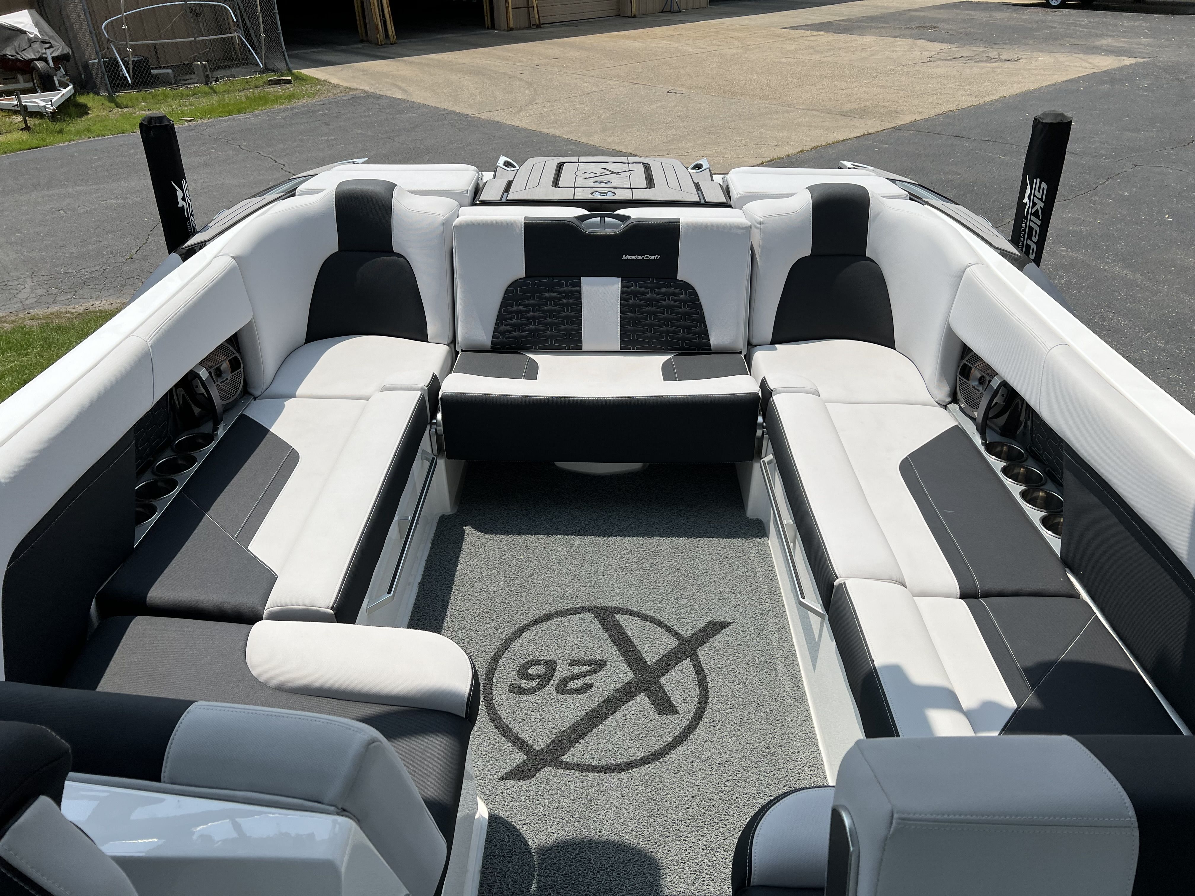 Slide: The Image of MasterCraft X26 2020 - 15