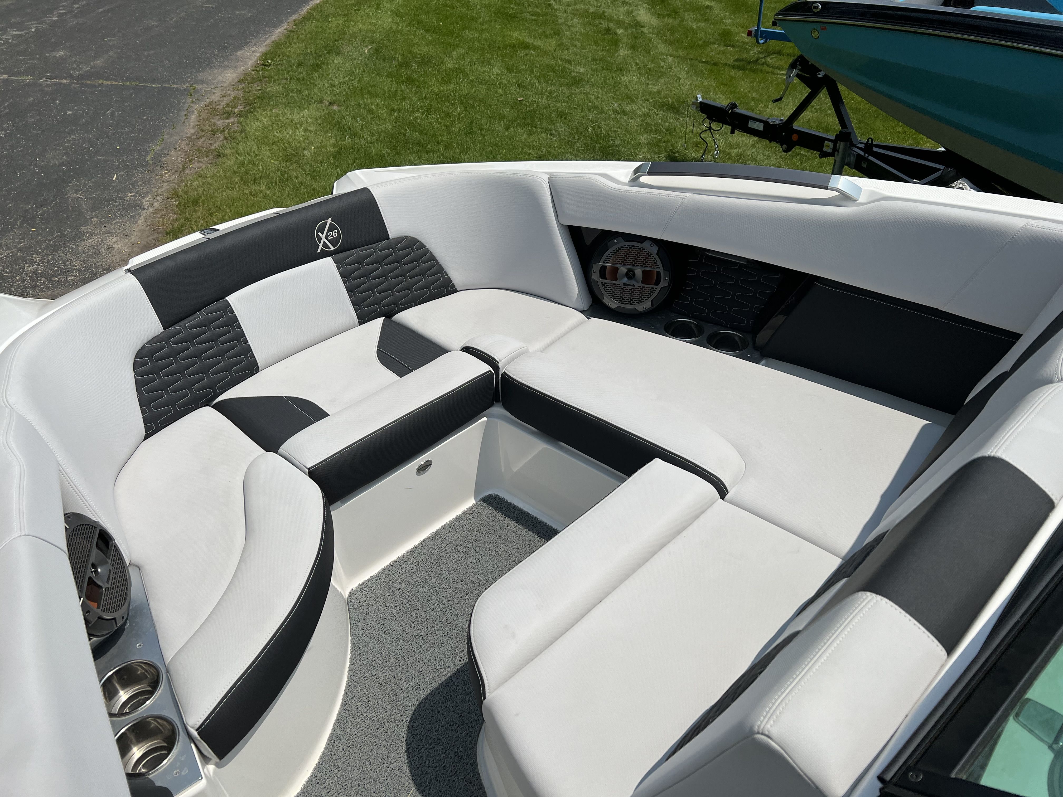 Slide: The Image of MasterCraft X26 2020 - 8