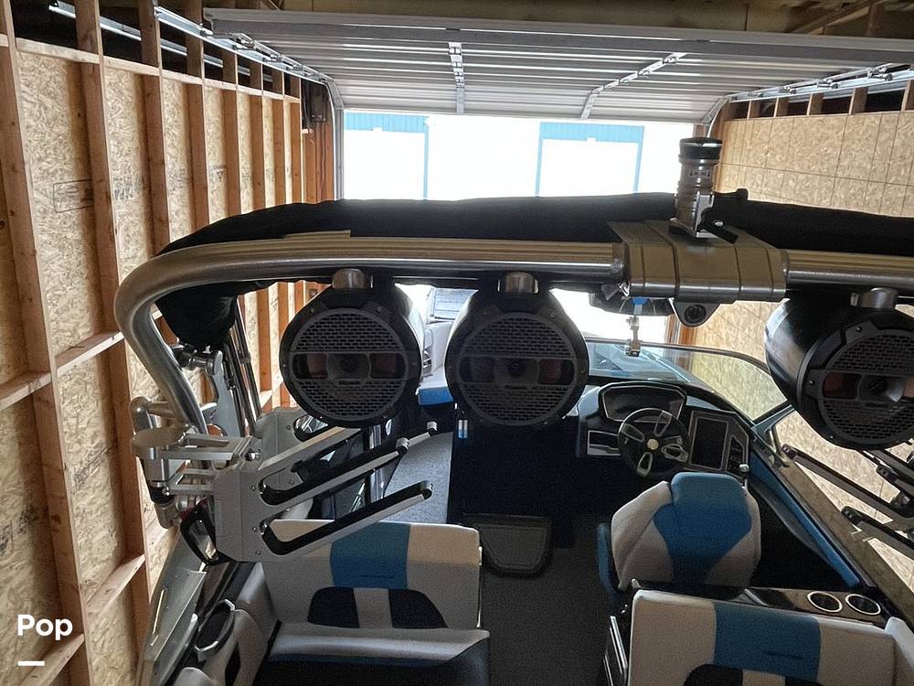 Slide: The Image of Mastercraft X26 Saltwater series 2021 - 14142656