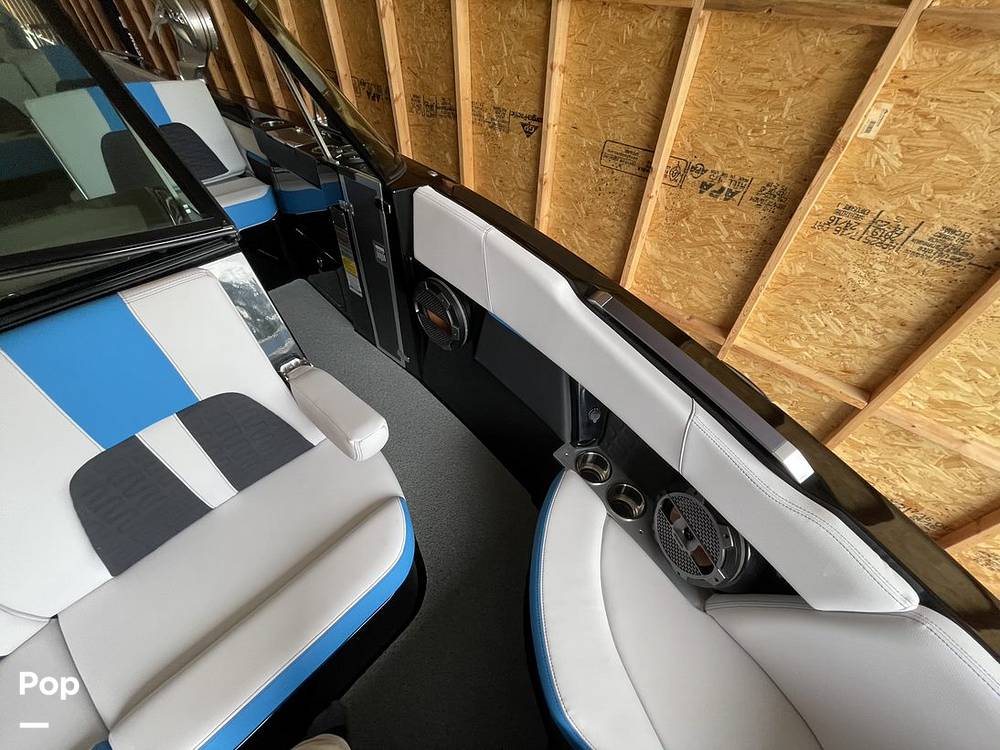 Slide: The Image of Mastercraft X26 Saltwater series 2021 - 14142653