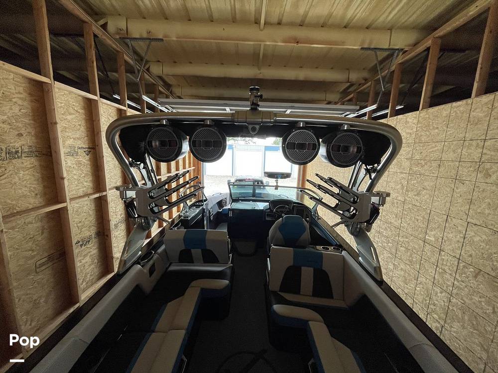 Slide: The Image of Mastercraft X26 Saltwater series 2021 - 14142655