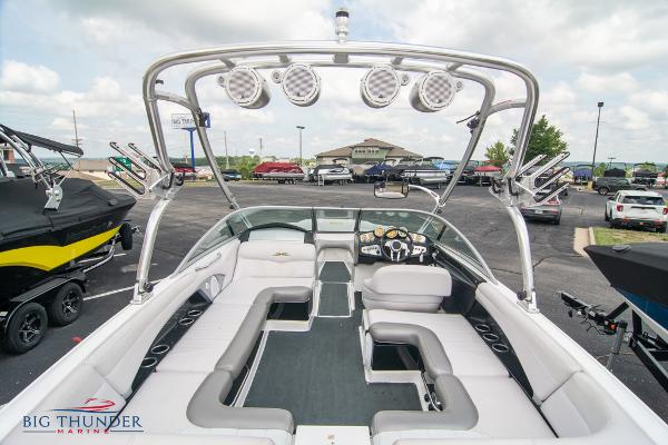 Slide: The Image of 2005 MasterCraft X45 boat interior with seating and wakeboard tower. - 13