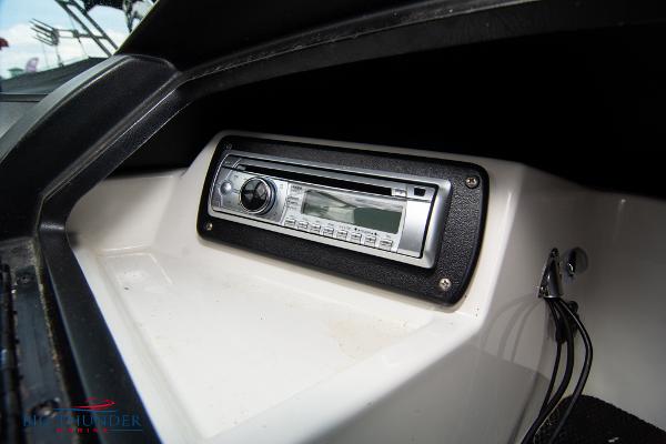 Slide: The Image of 2005 MasterCraft X45 boat stereo system in dashboard. - 41