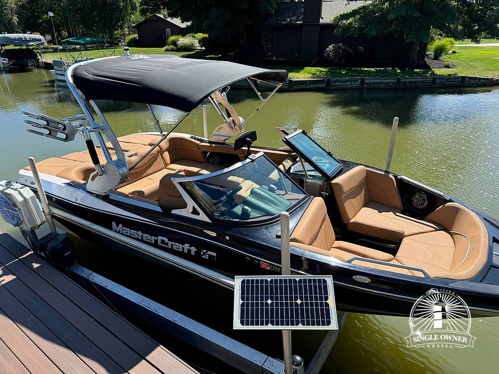 Slide: The Image of Mastercraft XT 20 2017 - 14755564