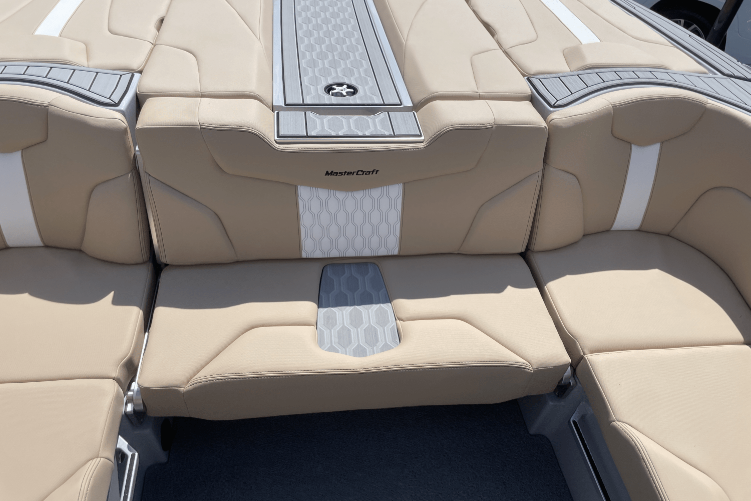 Slide: The Image of Mastercraft XT20 2024 - 14