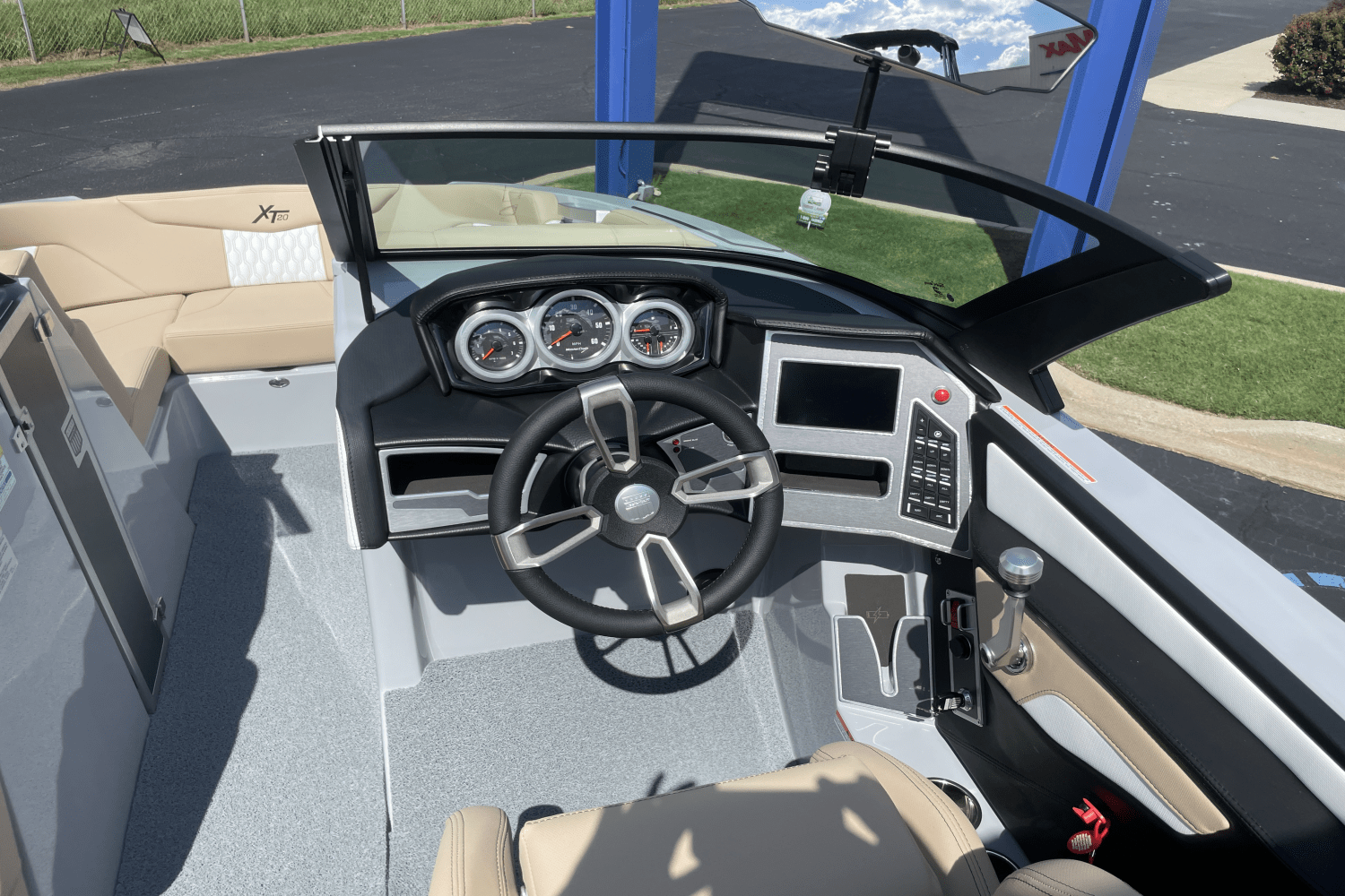Slide: The Image of Mastercraft XT20 2024 - 8