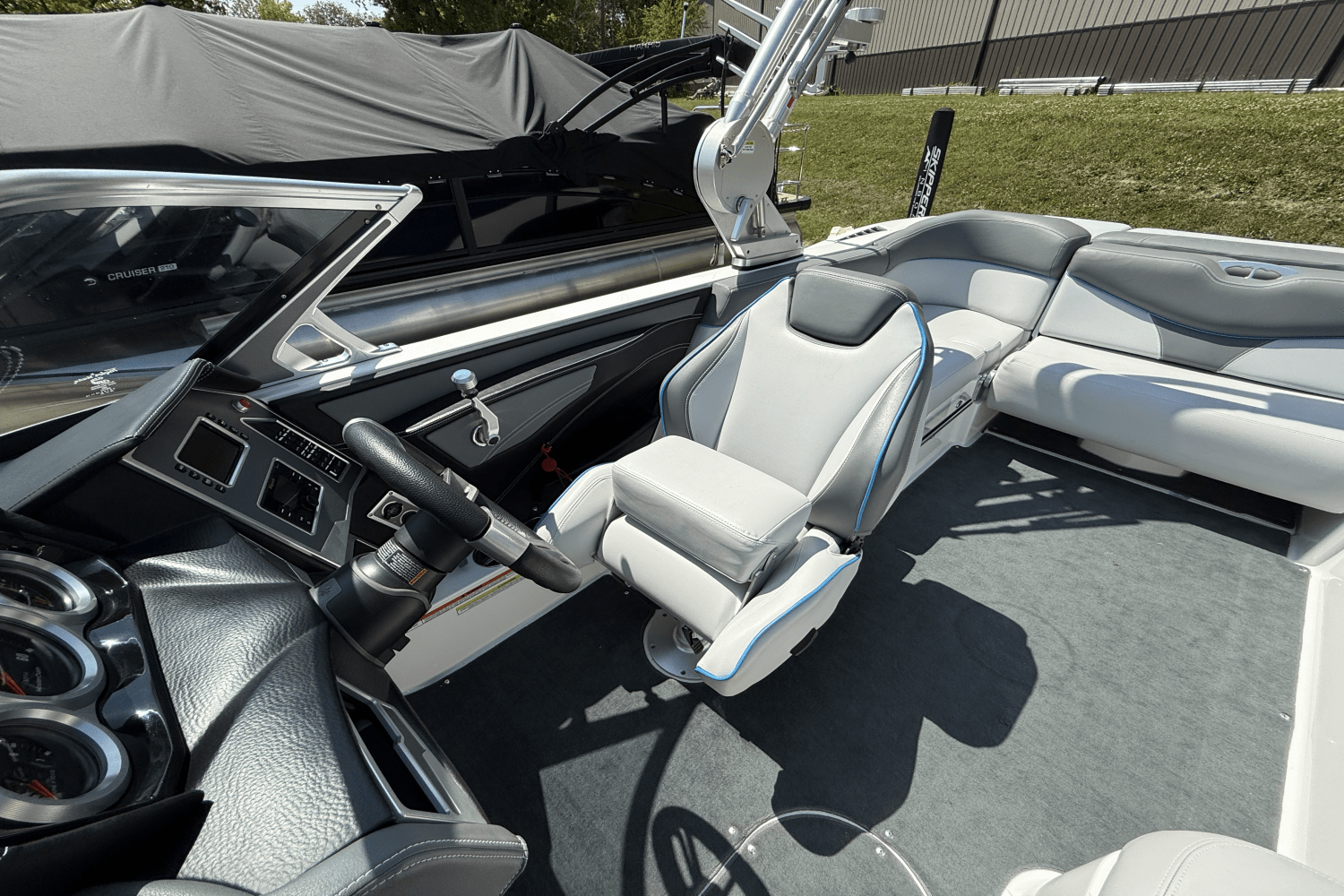 Slide: The Image of Mastercraft XT22 2019 - 10