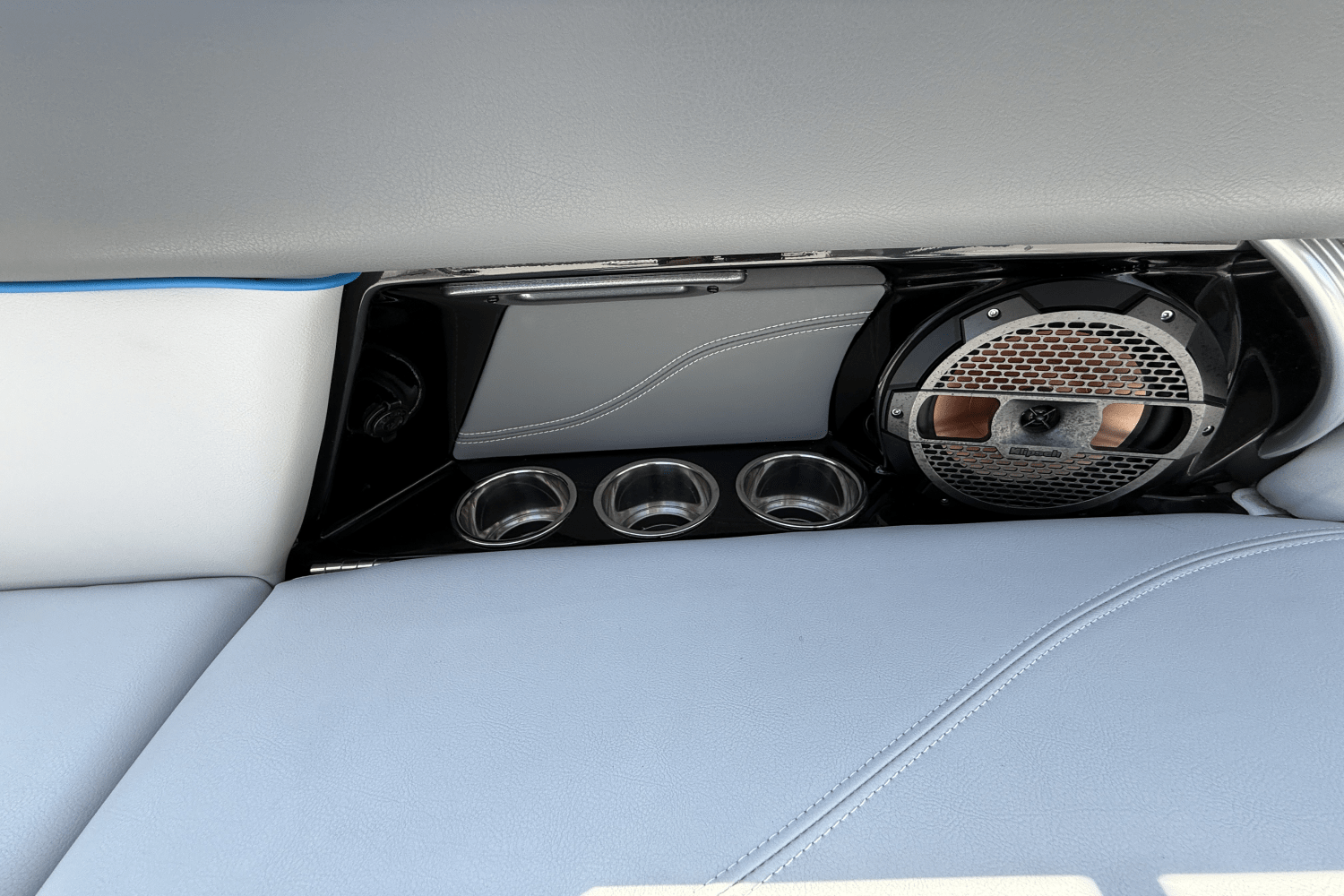 Slide: The Image of Mastercraft XT22 2019 - 16