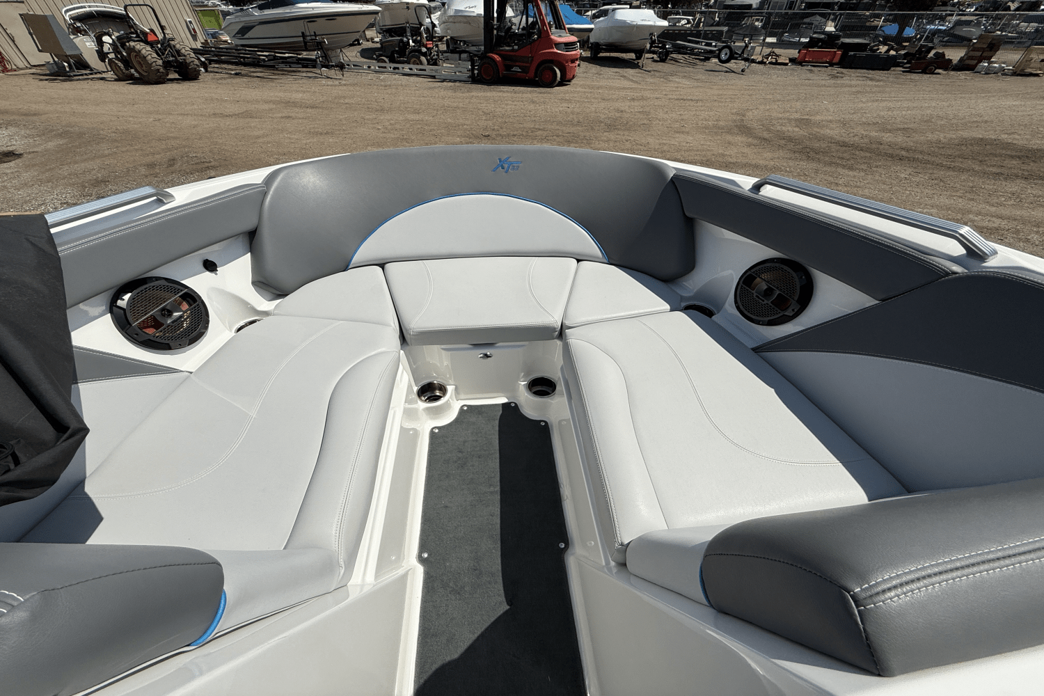Slide: The Image of Mastercraft XT22 2019 - 22