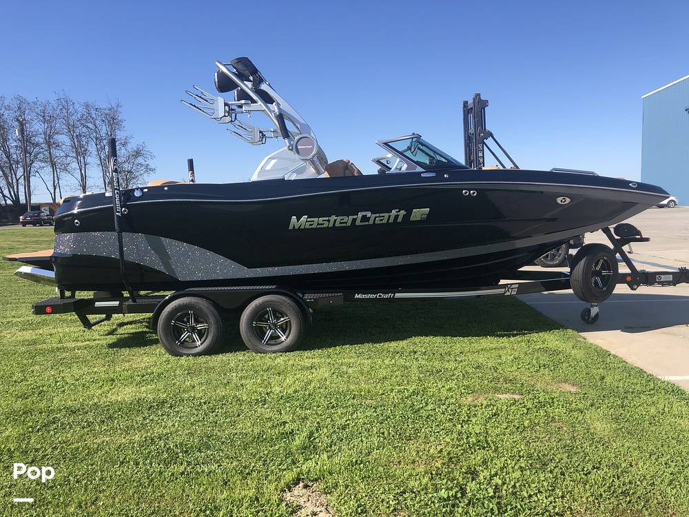 Slide: The Image of Mastercraft XT22 2021 - 15221529