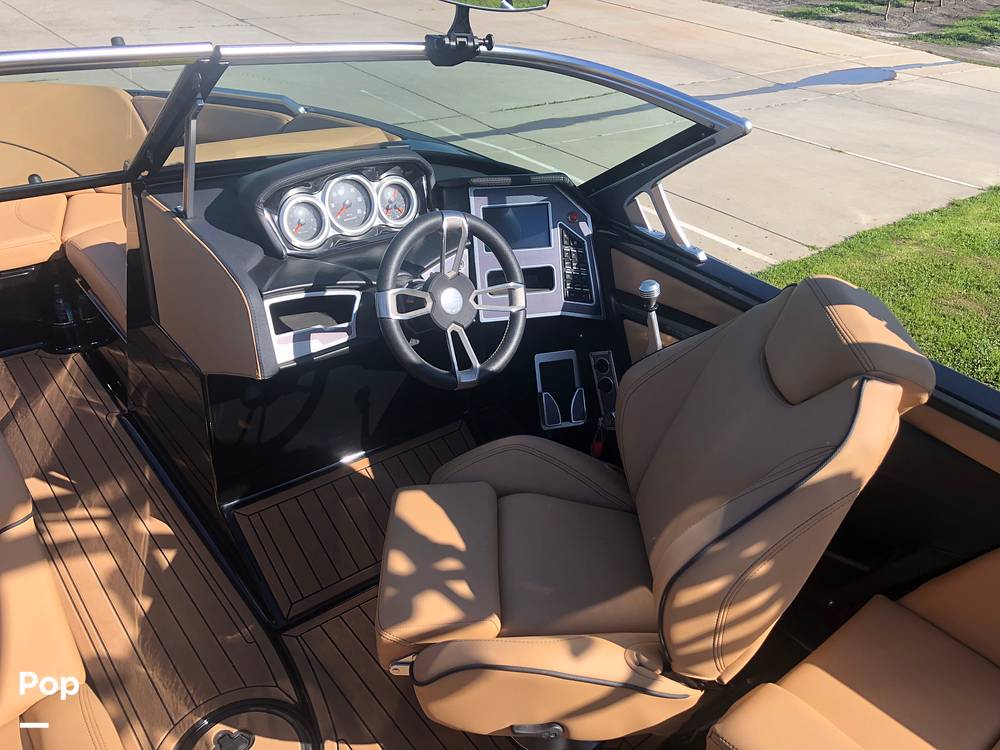 Slide: The Image of Mastercraft XT22 2021 - 15221553