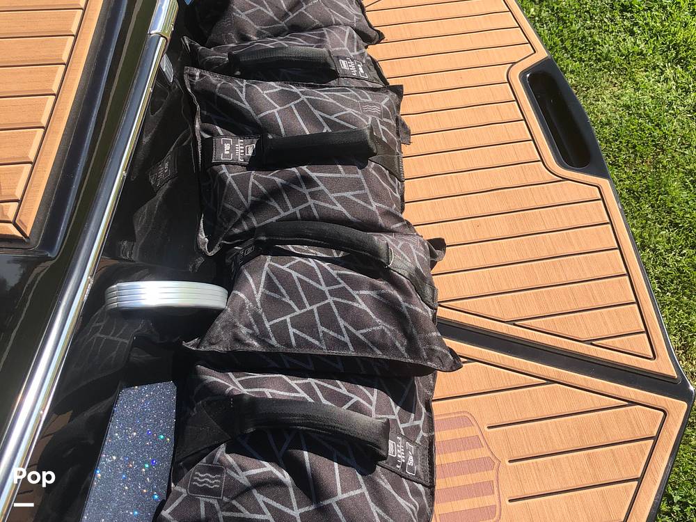 Slide: The Image of Mastercraft XT22 2021 - 15221572