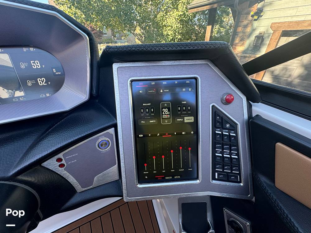 Slide: The Image of Mastercraft XT22 2021 - 14769217