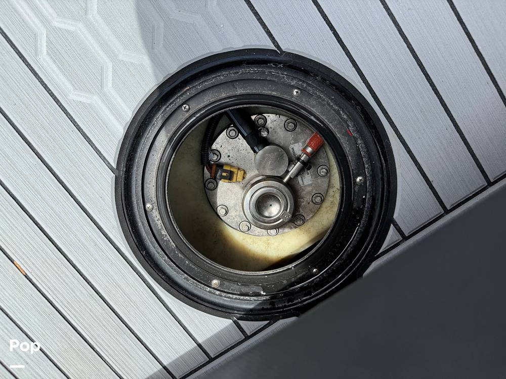 Slide: The Image of Mastercraft XT22 2022 - 14132383